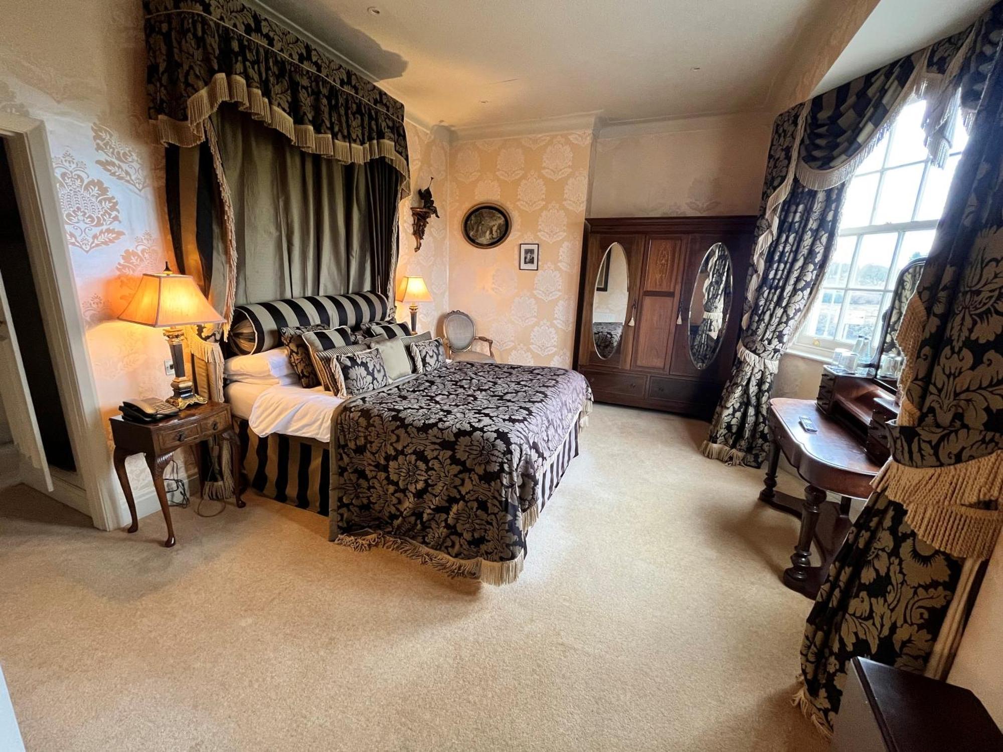 Ye Olde Bell Hotel & Spa Retford Esterno foto